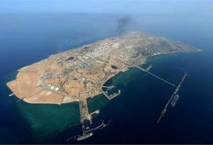 پاکسازی آلودگی نفتی در محدوده جزیره خارگ