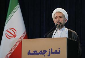 امام جمعه قزوین: دانشجو باید فهم سیاسی داشته باشد