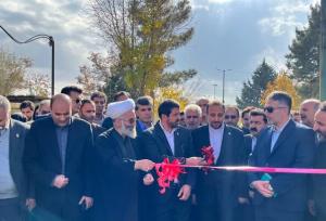 استاندار همدان در سفر به نهاوند چند طرح عمرانی و اقتصادی را افتتاح کرد