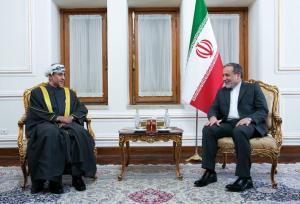 تسلیم رونوشت استوارنامه سفیر جدید سلطنت عمان به وزیر خارجه  کشورمان