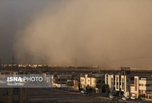 آسمان یزد درگیر موج ناپایدار جوی/ باران، باد شدید و کاهش دید افقی ادامه دارد