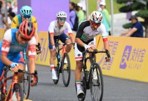 پاسخ تند وفایی به انتقادات رکابزن المپیکی: فکر می‌کند تافته جدا بافته است