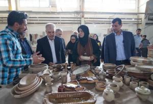 فتحی: راه‌اندازی ۸ کارگاه صنایع‌دستی در زندان‌های آذربایجان غربی