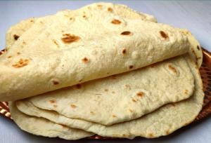 این ۳ کودک روزی ۷۵ نان لواش می‌خوردند!