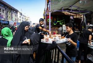 فعالیت اولین موکب خدمات رسانی به زائران اربعین در ایلام