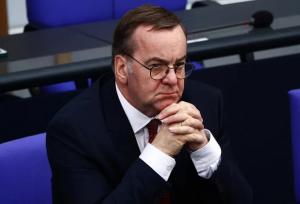 وزیر دفاع آلمان: پوتین به خوبی از واکنش آلمانها آگاه است