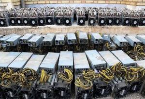 ۱۸ دستگاه ماینر  قاچاق در غرب هرمزگان کشف شد