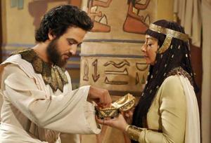 زلیخا در دوست داشتن یوسف یک رقیب عشقی پیدا کرد!