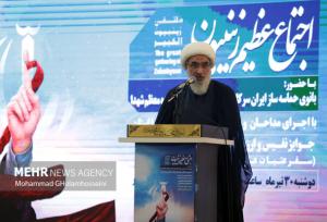 زنان ایرانی در برابر تهاجم دشمنان با قدرت ایستاده‌اند