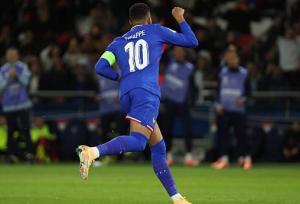 واکنش جالب ام‌باپه بعد از رسیدن به ۴۰۰ گل در فوتبال