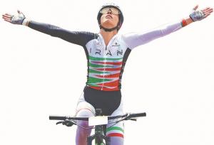 خداحافظی دختر پرافتخار دوچرخه‌سواری ایران/ ناگویا آخرین مسابقه فرانک پرتوآذر