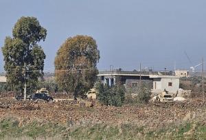 بازرسی منازل یک روستا در جنوب سوریه از سوی نظامیان اسرائیلی