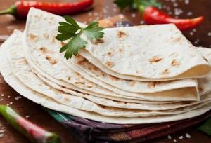 تأمین کالاهای اساسی و نان در بشاگرد بدون مشکل ادامه دارد