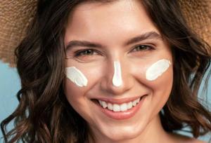 ضدآفتاب هلیوگارد ۳۶۵ چیست؟ بررسی کامل