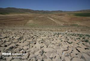 ارغوانی: کاشان و آران و بیدگل همچنان بر مدار خشکی قرار دارد