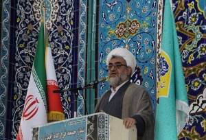 امام جمعه الوند: سپاه پاسداران نماد اقتدار و عزت ملت ایران است