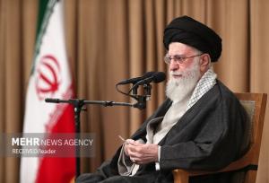 رهبر انقلاب: روحیه کار و تلاش را بر حالت «نه جنگ نه صلح» غلبه بدهیم
