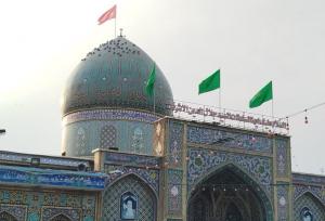 اهتزاز پرچم سرخ انتقام برفراز گنبد سلطان سیدجلال‌الدین اشرف (ع)