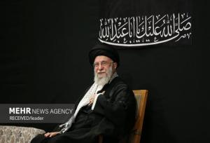 تصاویری از حضور رهبر انقلاب در مراسم عزاداری شب عاشورای حسینی