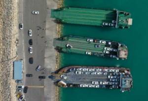 انجام تردد شناورهای مسافربری و خودروبر از کیش با رعایت کامل نکات ایمنی