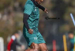 رونمایی از مدل موی تازه بیفوما در تمرین پرسپولیس