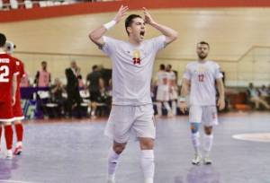 عظیمی: آماده بازی با ازبکستان هستیم/ شغلم گلزنی است