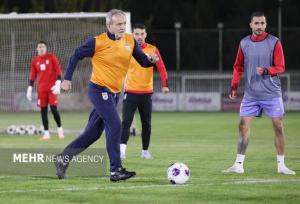 پا به توپ شدن رئیس جمهور در تیم تمرین ملی فوتبال ایران + تصاویر