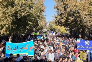 حضور پرشور مردم و مسئولان تویسرکان در راهپیمایی یوم‌الله ۱۳ آبان