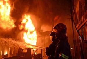 آتش‌سوزی گسترده کارخانه قیام نخ در شهرک صنعتی یزد