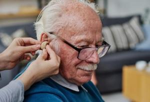 دیابت و شیمی‌درمانی؛ دو عامل پنهان در تشدید کاهش شنوایی سالمندان