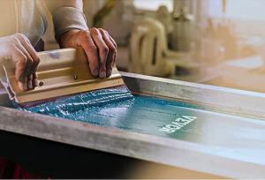 چاپ سیلک؛ هنری که میان چالش‌های صنعتی و رقابت دیجیتال هنوز نفس می‌کشد