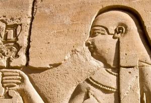 زیباترین زن و خطرناک‌ترین ملکه تاریخ که بود؟