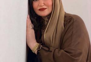 استایل متفاوت نعیمه نظام‌دوست با اکسسوری‌های طلایی در کنسرت