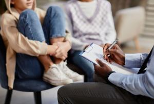 تأثیر محرومیت اجتماعی بر سلامت روان نوجوانان