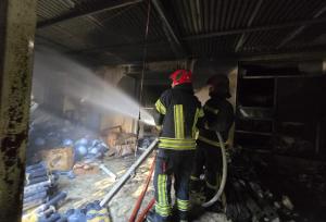 آتش‌سوزی انبار لوازم برقی در خیابان قاآنی شمالی شیراز مهار شد