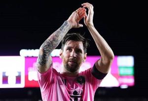 مسی به رکورد ۱۳۰۰ رسید!