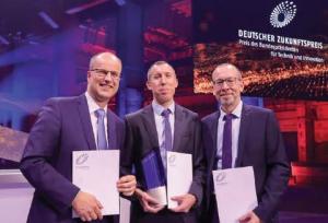 داف، بوش و کیاموتورز، برندگان جایزه بزرگ خودروهای کاروتجاری شدند