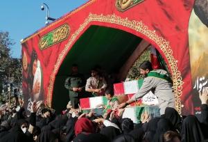  پیکر مطهر ۱۰ شهید گمنام در ساری تشییع شد