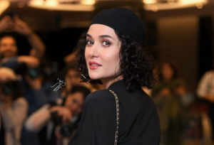 سفره ساده و متفاوت پریناز ایزدیار برای شب یلدا