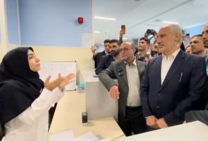 بازدید رئیس سازمان برنامه و بودجه از  بخش الحاقی بیمارستان هاجر