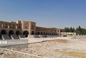 هوای اصفهان در مرز آلودگی؛ وضعیت خمینی‌شهر قرمز شد