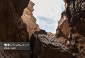 گرفتاری ۶ گردشگر در سیلاب تنگه شوتاریکو پارسیان