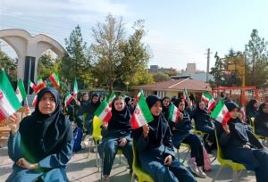 وزیر آموزش و پرورش «زنگ جوانه‌ها» را نواخت
