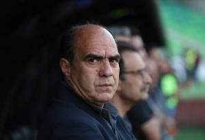 عالمی: پرسپولیس وزیر سابق را گردن نمی‌گیرد/صداوسیما نامه نزد