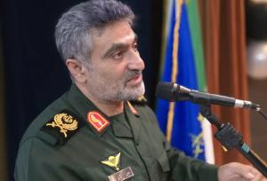 ناامید کردن مردم نسبت به نظام، همراهی با دشمن است