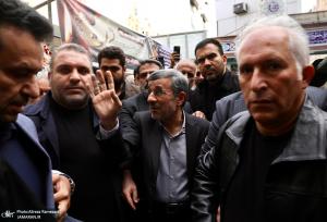 تصاویری از مراسم ختم خواهر احمدی‌نژاد در نارمک