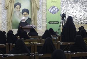 مروی:نبض فرهنگی و اثرگذاری جامعه در دستان زنان است