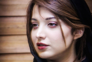 روشنک گرامی بازهم با یک استایل خاص خودنمایی کرد