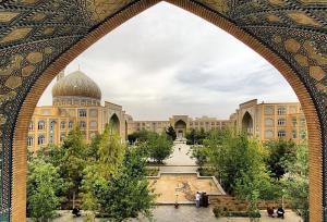 حوزه علمیه؛ پایگاه نشر معارف قرآن و اهل بیت (ع)