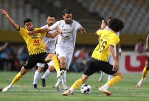 جنگ صدرنشین و شگفتی‌ساز لیگ در یکی از تعیین‌کننده‌ترین بازی‌های نیم‌فصل